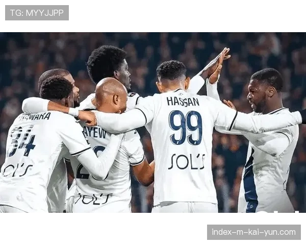 布雷斯特战术执行力提升 密集防守与快速反击策略奏效